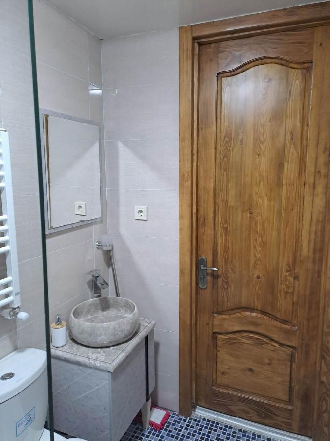 Apartment On Xancteli Tbilisi Exteriör bild
